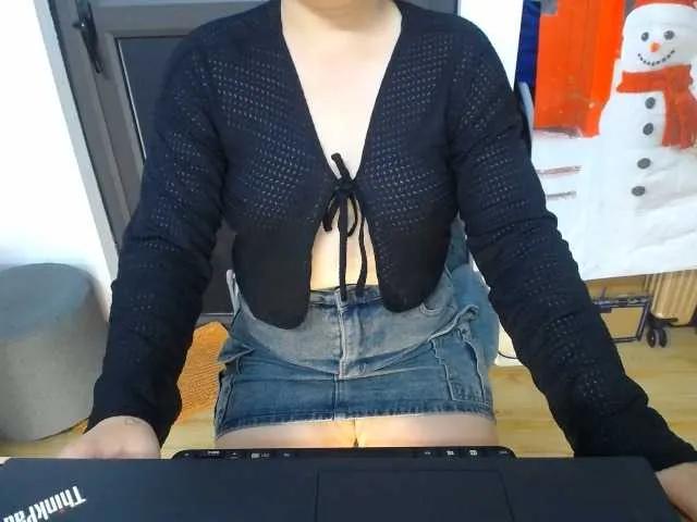 Join dirty camslut --Luna-- --Luna-- from BongaCams