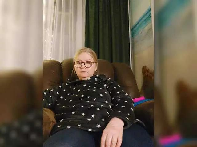 Adiline from BongaCams