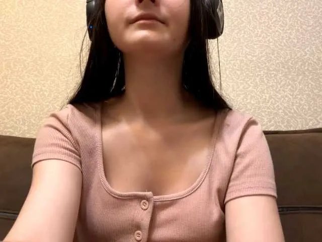 Freechat AideLandaker on BongaCams