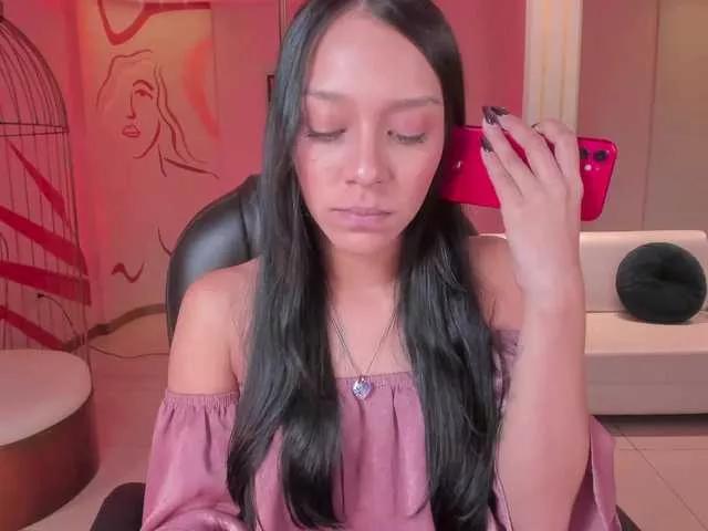 AmaliaCruss on BongaCams 