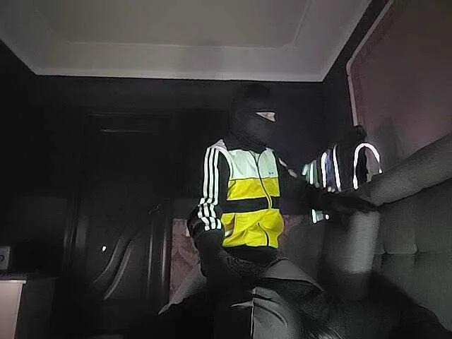 Masturbate to naked stripper Andr86mskk Andr86mskk from BongaCams