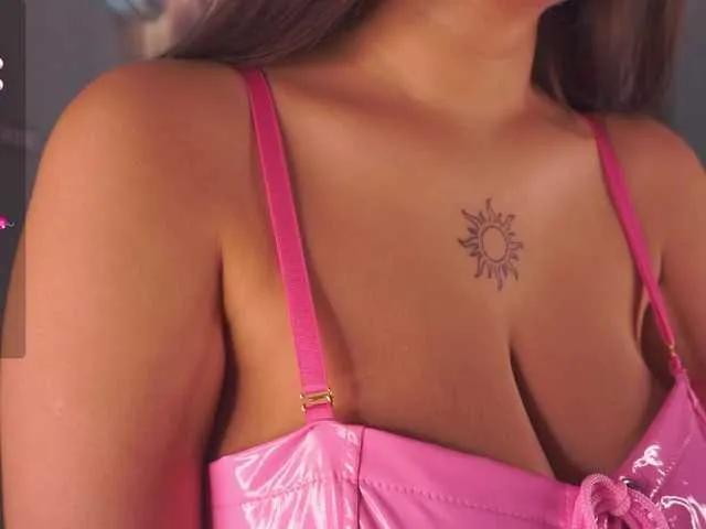 Watch AnuricBriny, she wants to masturbate for you AnuricBriny from BongaCams