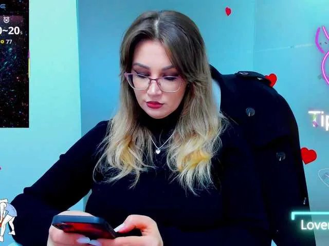 Freechat anyarosses on BongaCams