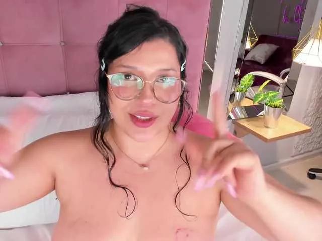 Masturbate to 25 years old ArticaBelle from BongaCams ArticaBelle from BongaCams