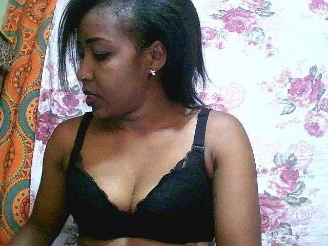 Asmonah on BongaCams