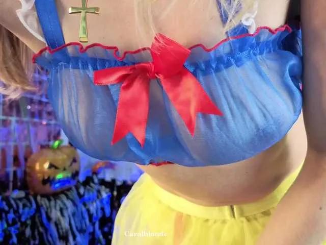 Charlotte-glasses from BongaCams