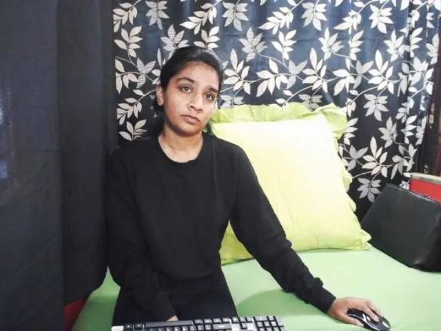 Freechat Cherryblossum143 on BongaCams