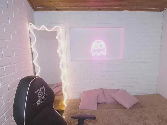 Freechat Chiara-tay on BongaCams