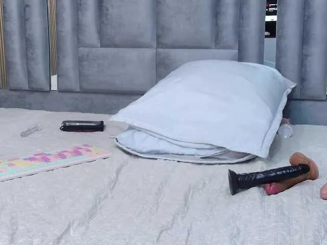 Checkout BongaCams's Cutepetitee cutepetitee from BongaCams