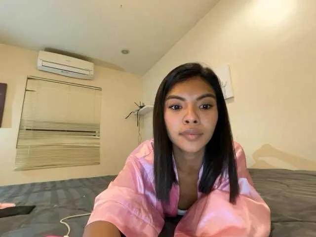 demilivia from BongaCams