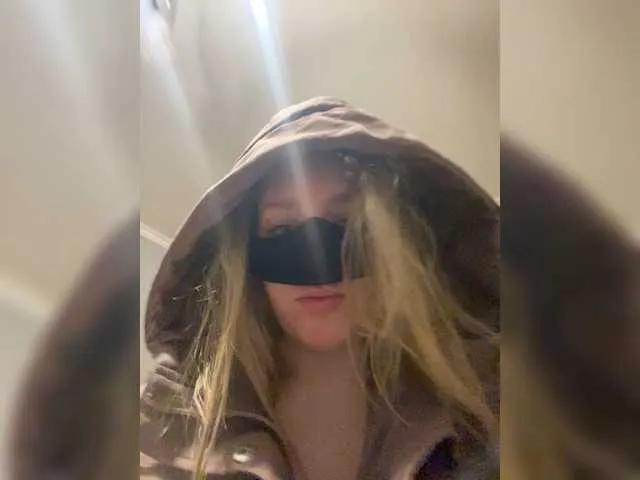 Freechat Donut-red on BongaCams