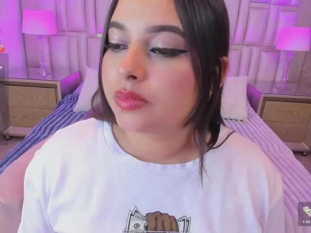 EinnyMure on BongaCams 