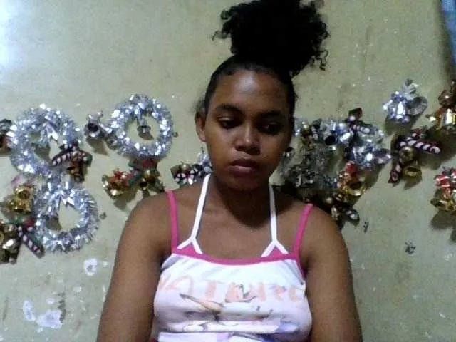 Elinah from BongaCams