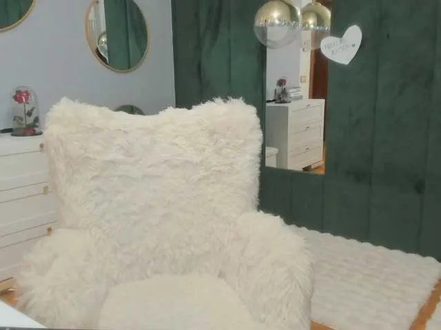 ElisaBaxter on BongaCams