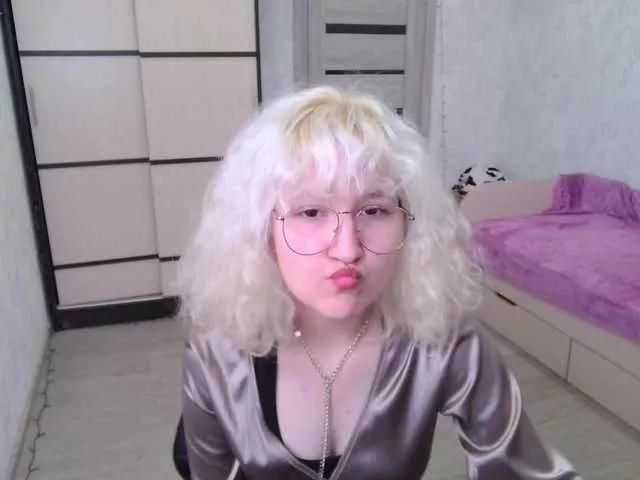ElizabethWooler on BongaCams 