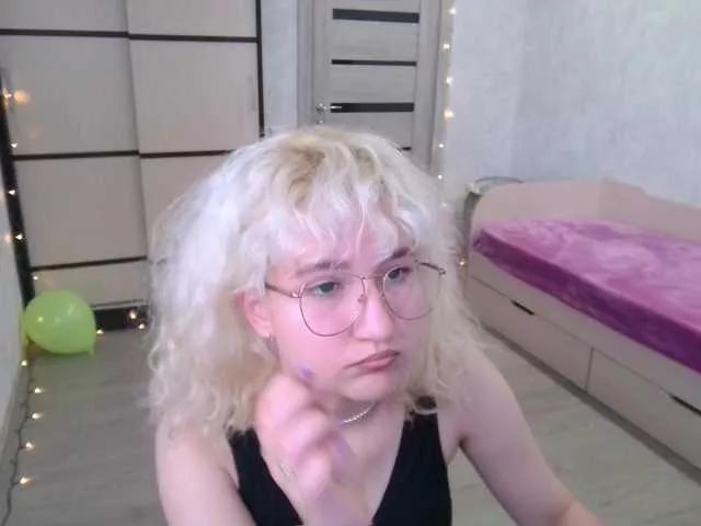 ElizabethWooler on BongaCams 