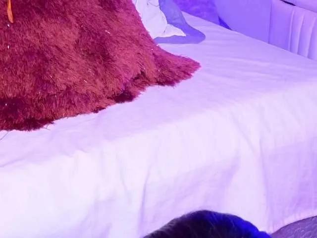 Masturbate to cute camslut EmmaSanches EmmaSanches from BongaCams