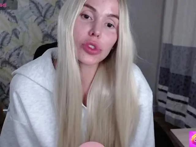 Freechat Foxymoxy19 on BongaCams