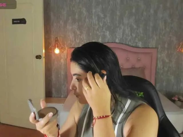 Freechat Hadley- on BongaCams