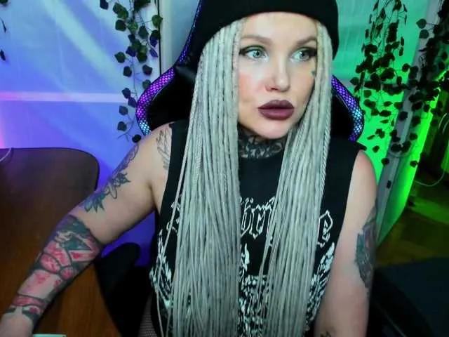 HellGa from BongaCams