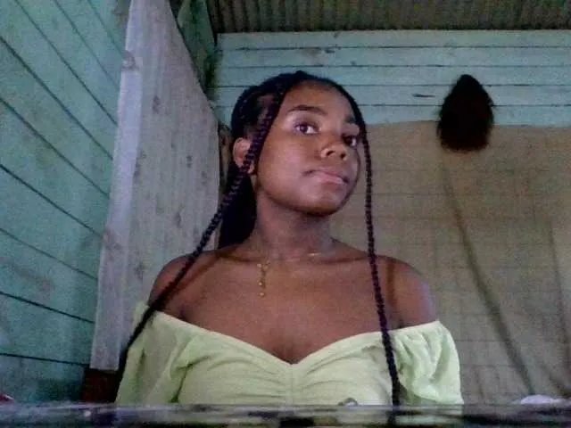 Freechat Hemreyi on BongaCams