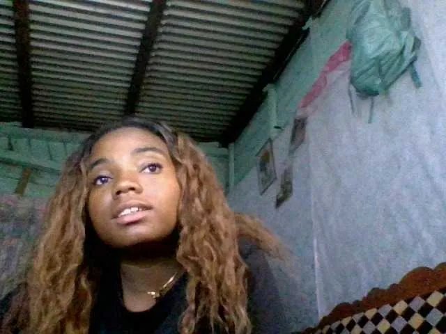 Freechat Hemreyi on BongaCams