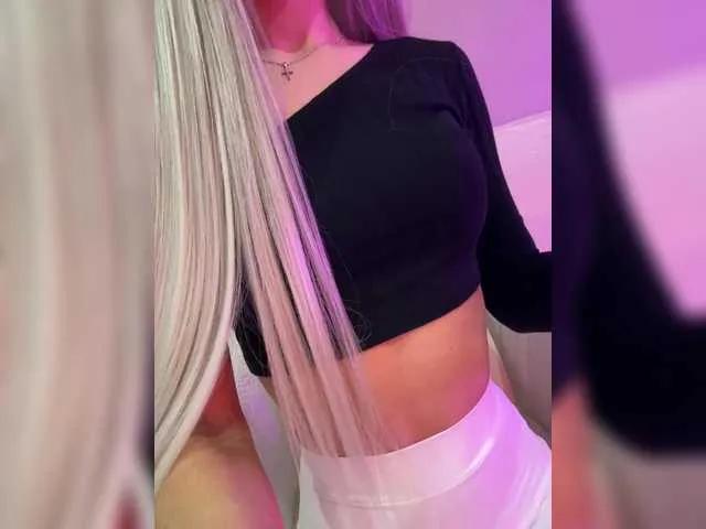 Freechat HollyPolly111 on BongaCams