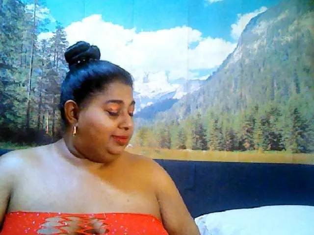 Freechat indianhoney on BongaCams
