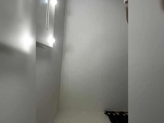 Isabella-77 from BongaCams