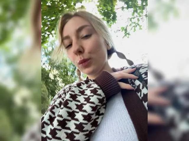 Freechat Janchi- on BongaCams