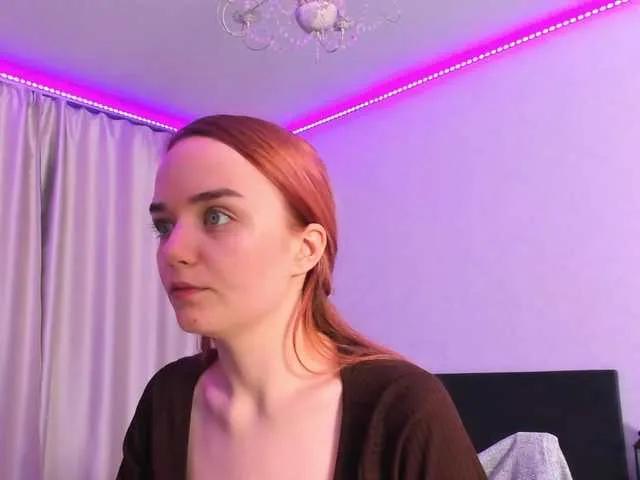 Admire sweet escort JanetShy JanetShy from BongaCams