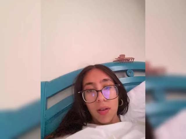 Julie-Star on BongaCams 