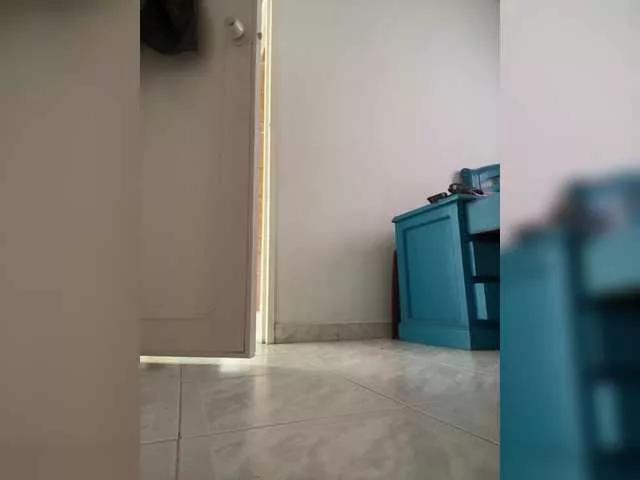 Julie-Star on BongaCams 