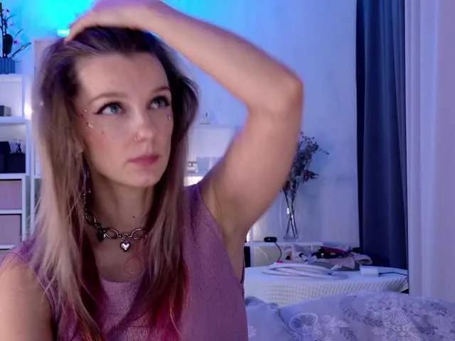 Naked Karamelsw wants you to fuck her body now Karamelsw from BongaCams