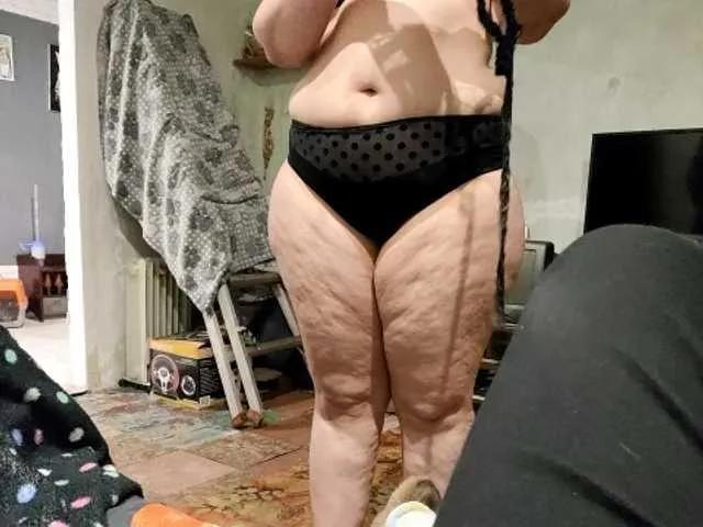 Karinasky from BongaCams