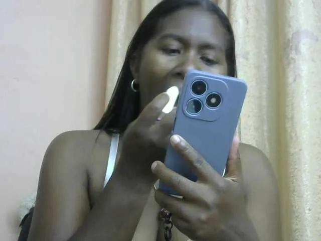 Freechat Katty-12 on BongaCams