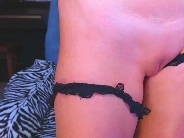 Freechat kisskitty on BongaCams