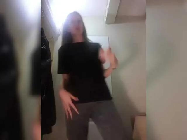 Freechat KITTYtempreXXX on BongaCams