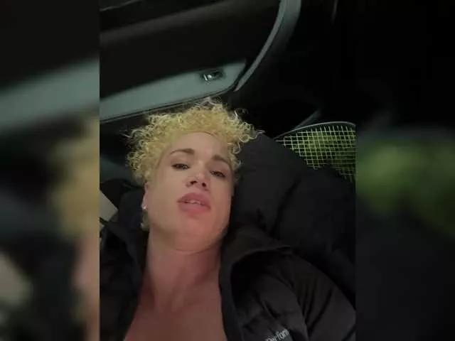 Latinasexy4 on BongaCams 