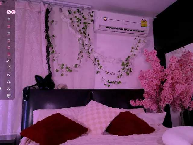 Try Leinbone, she wants to masturbate for you Leinbone from BongaCams