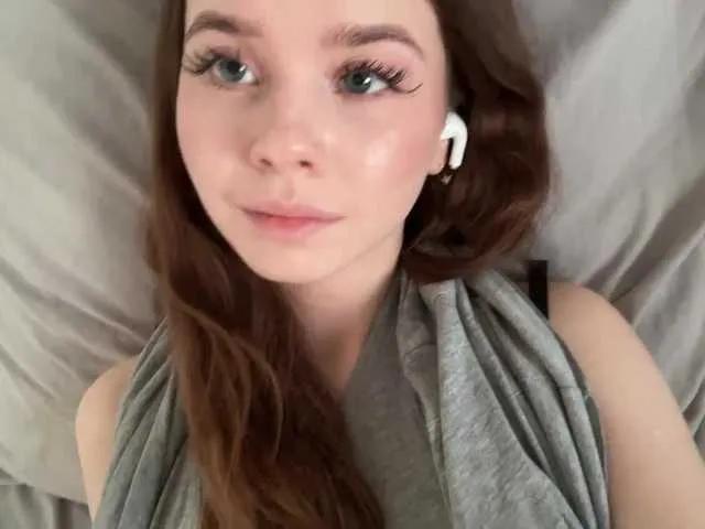 Naked Lil-RO-XO wants you to fuck her body now Lil-RO-XO from BongaCams