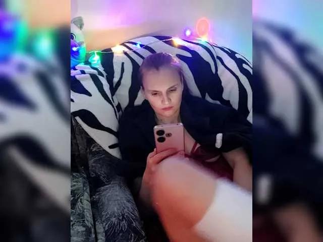 Watch LisaLovHoney, she wants to masturbate for you LisaLovHoney from BongaCams