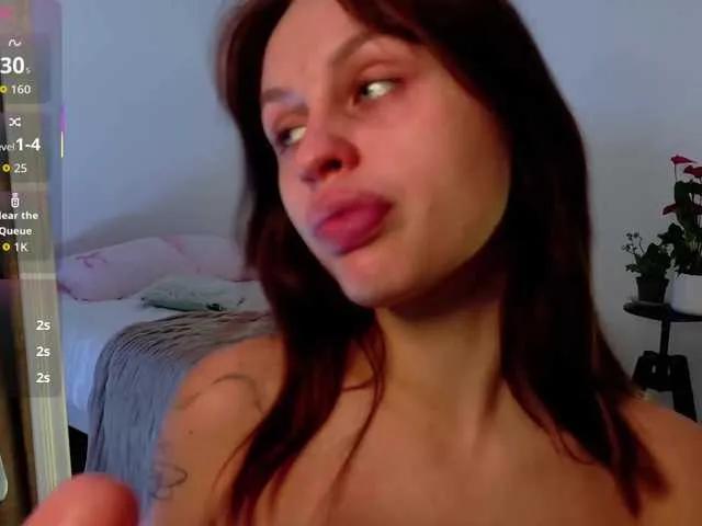 Admire BongaCams's LisaPalmerr LisaPalmerr from BongaCams