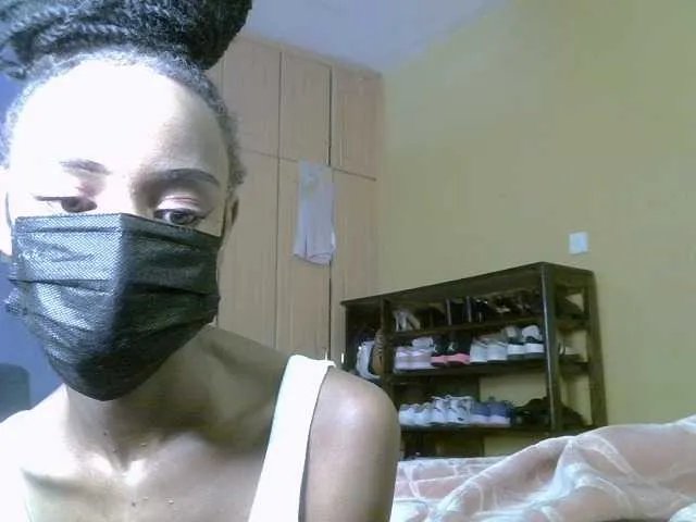 Freechat LittleMisscharming on BongaCams