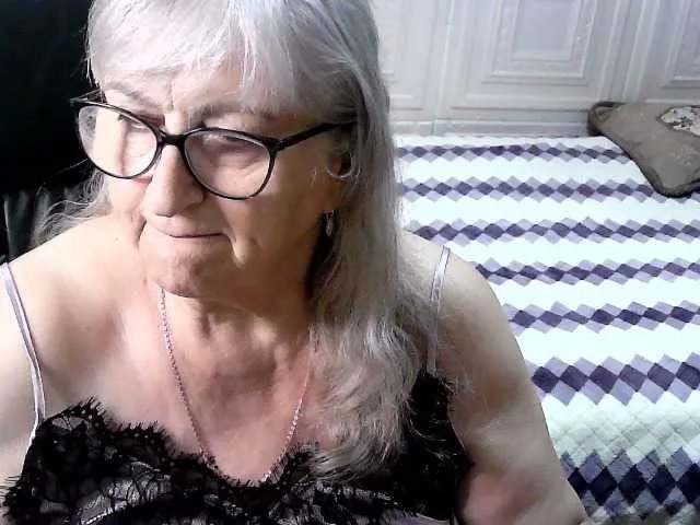 Freechat LolkaAlyss on BongaCams
