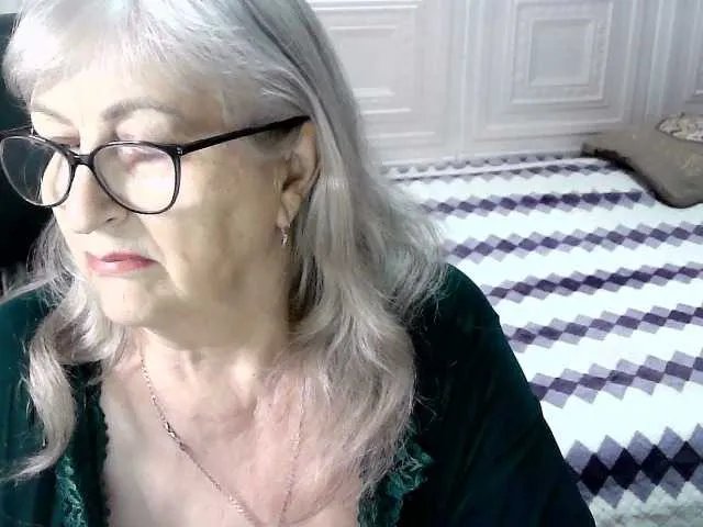 Freechat LolkaAlyss on BongaCams