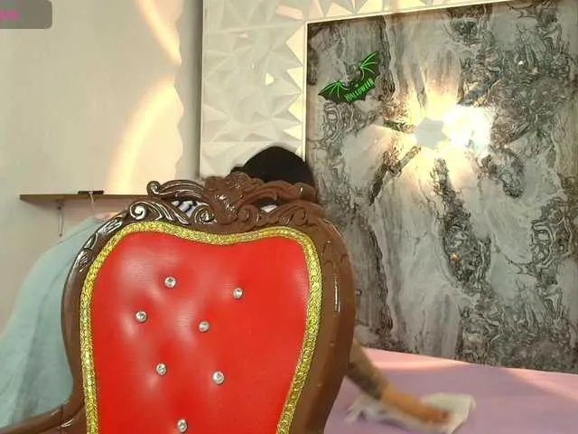 Freechat Luciana- on BongaCams