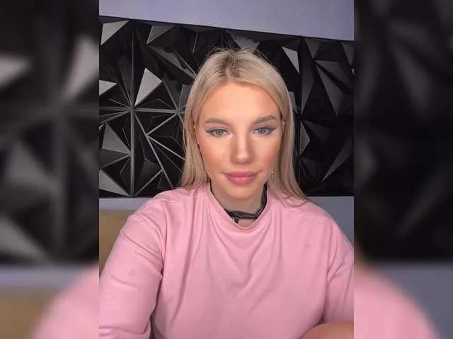 Freechat LYLAtop on BongaCams