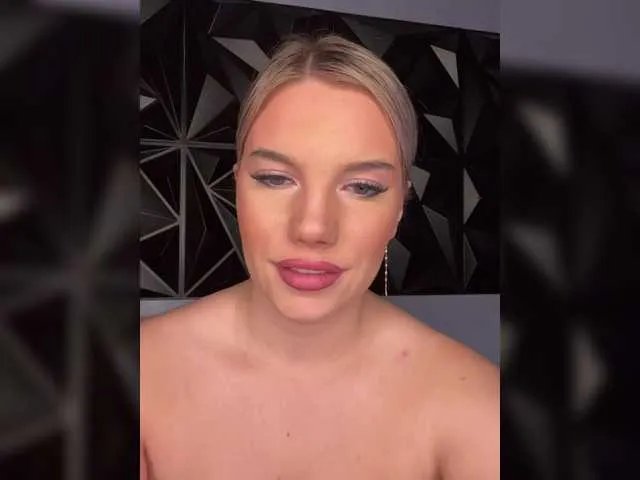 Freechat LYLAtop on BongaCams