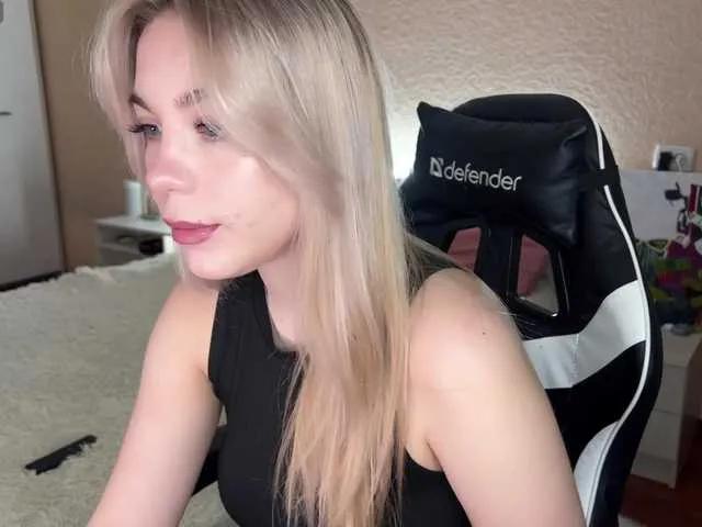 Watch 22 years old maksisisia from BongaCams maksisisia from BongaCams